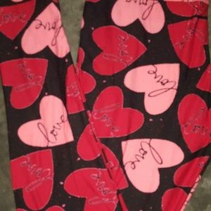 LuLaRoe Tall and Curvey Valentines Leggings